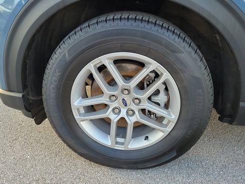 Certified 2025 Ford Explorer Active RWD image 5