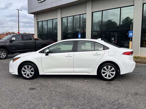 Used 2024 Toyota Corolla LE image 5