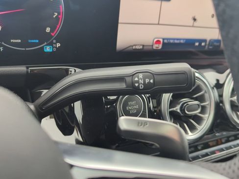 Used 2024 Mercedes-Benz GLA 35 AMG 4MATIC image 25