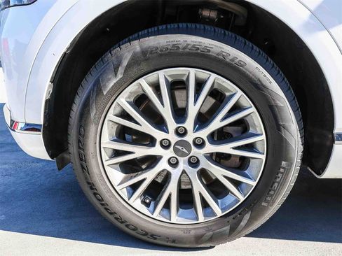 Used 2024 Genesis GV80 2.5T image 9