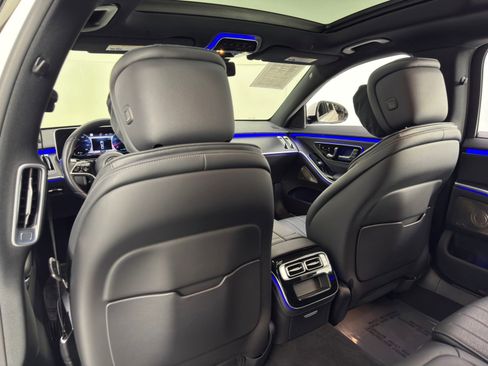 Used 2022 Mercedes-Benz S 500 4MATIC w/ AMG Line Package image 47