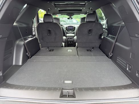 Used 2023 Chevrolet Traverse RS w/ LPO, Floor Liner Package AWD/4WD image 39