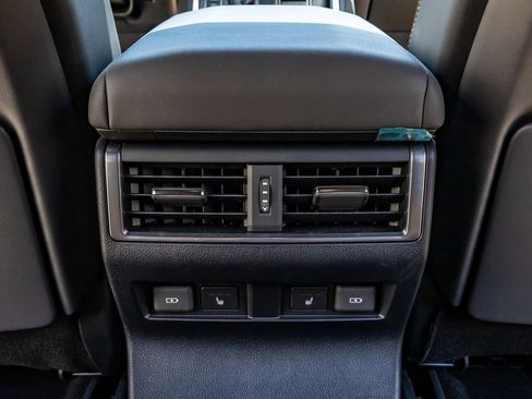 Used 2024 Lexus GX 550 AWD/4WD image 31