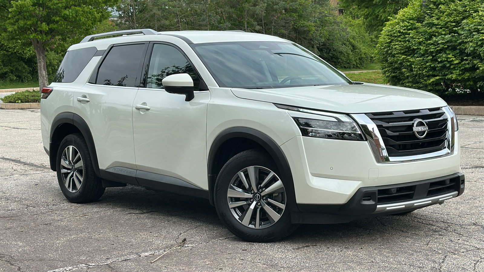 Certified 2024 Nissan Pathfinder SL AWD/4WD image 1
