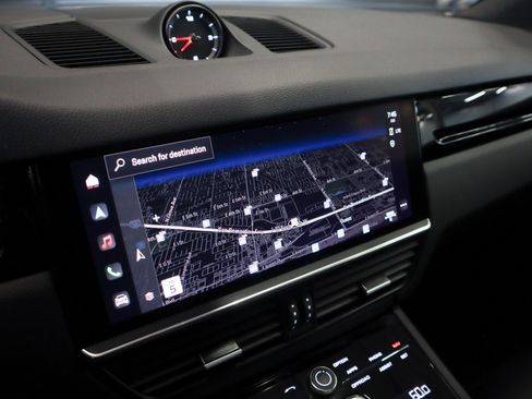 Certified 2023 Porsche Cayenne Platinum Edition AWD/4WD image 16
