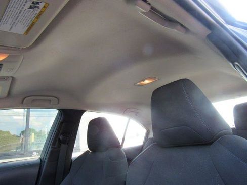 Used 2022 Toyota Corolla LE FWD image 14
