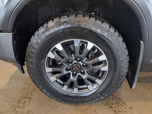 Used 2021 Nissan Titan PRO-4X w/ Pro-4x Convenience Package image 6