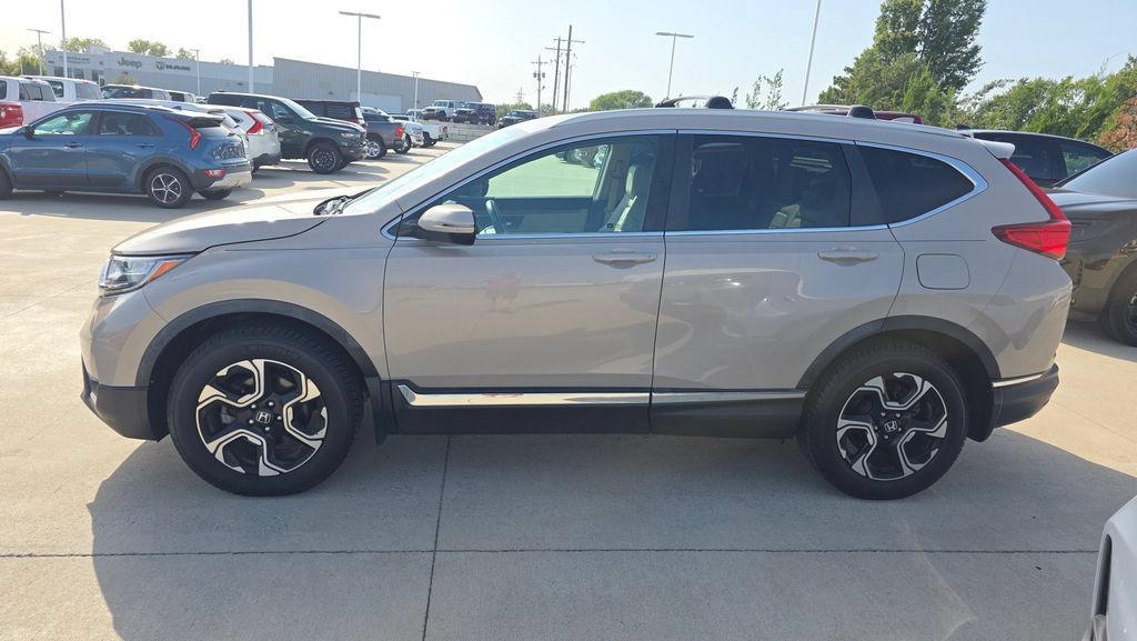 Used 2017 Honda CR-V Touring image 2