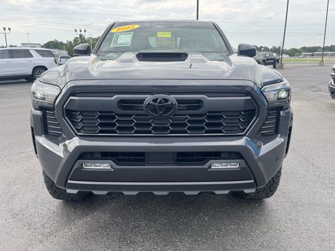 Used 2025 Toyota Tacoma TRD Sport AWD/4WD image 10