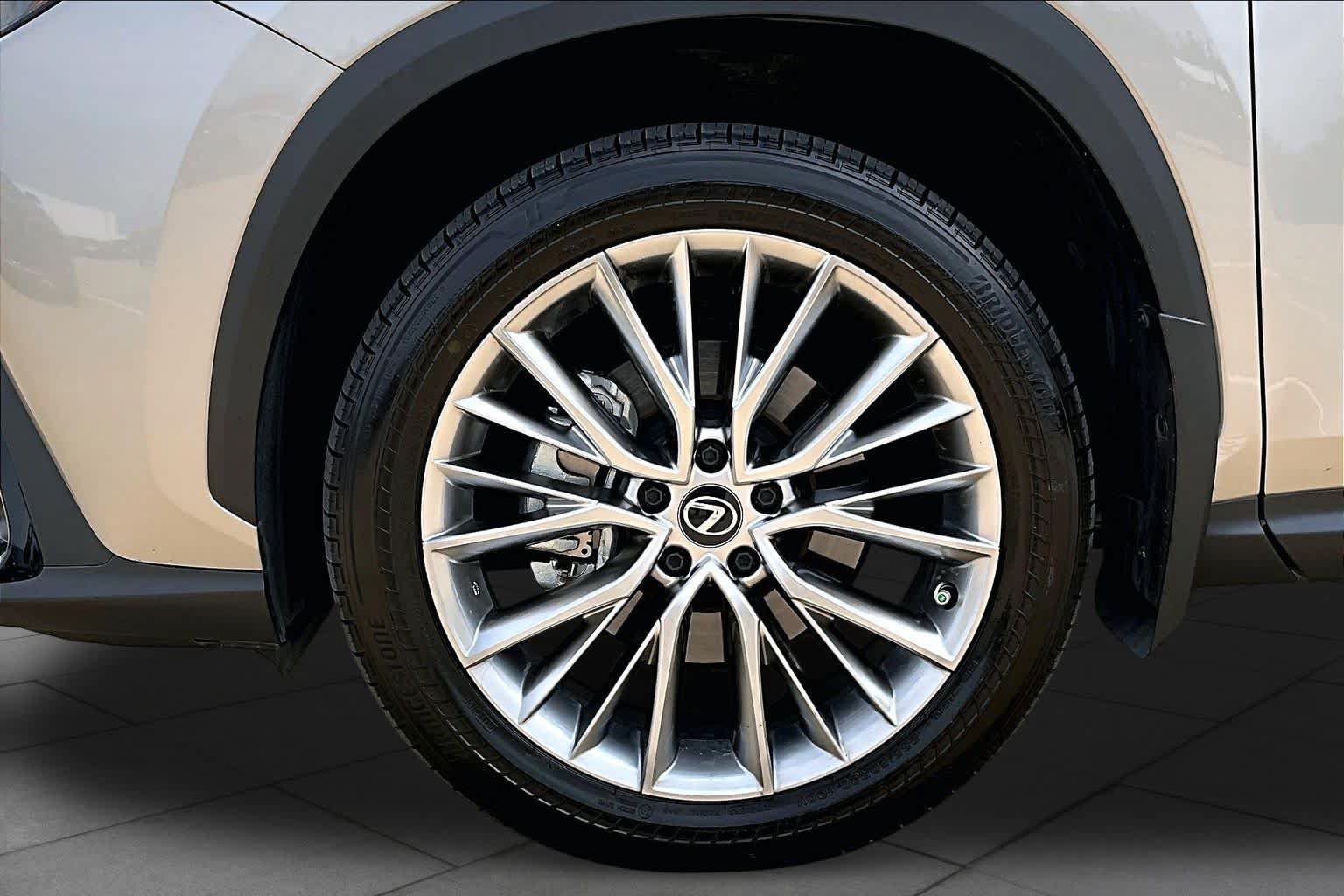 Used 2025 Lexus NX 350 AWD w/ Accessory Package (2T) image 11