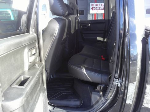 Used 2017 RAM 1500 Express w/ Black Ram 1500 Express Group image 16