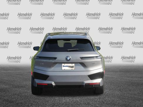 Used 2024 BMW iX xDrive50 w/ Sport Package AWD/4WD image 8