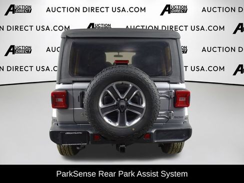 Used 2018 Jeep Wrangler Unlimited Sahara w/ Safety Group AWD/4WD image 6
