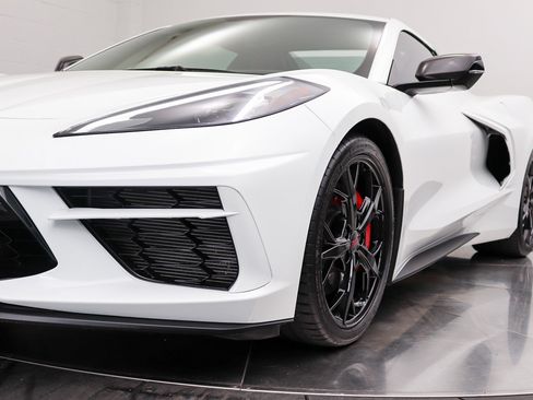Used 2021 Chevrolet Corvette Stingray Premium Conv w/ Z51 Performance Package RWD image 15