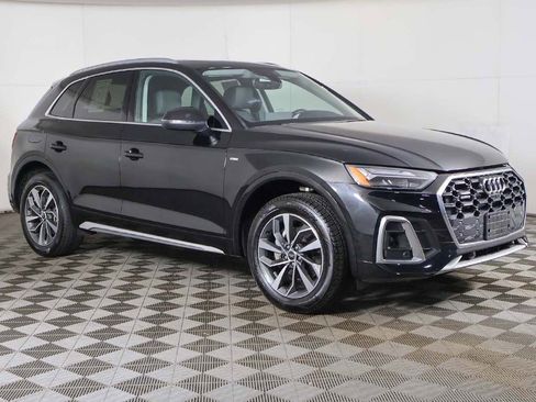 Used 2023 Audi Q5 2.0T Premium Plus w/ Premium Plus Package AWD/4WD image 2