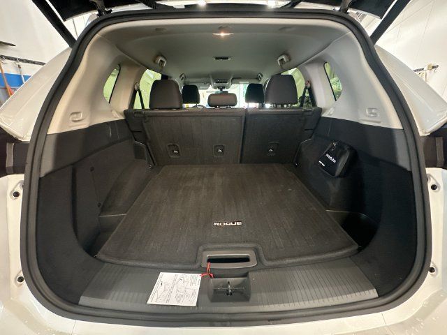 Used 2026 Nissan Rogue SV AWD/4WD image 30