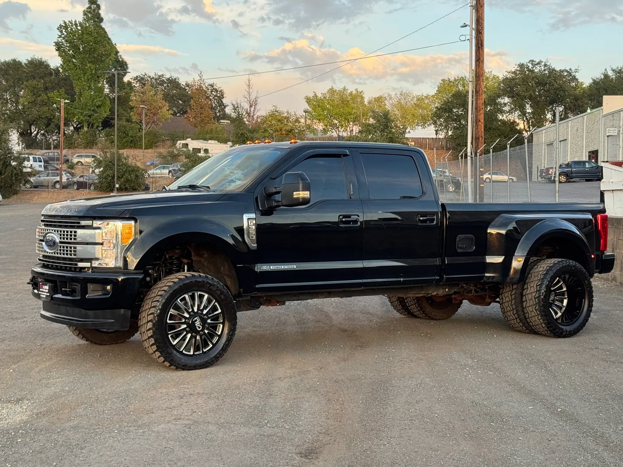 Used 2017 Ford F350 Lariat AWD/4WD image 9