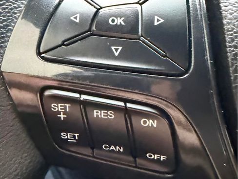 Certified 2018 Ford Explorer XLT FWD image 25