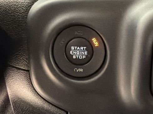Used 2018 Jeep Wrangler Unlimited Sport S AWD/4WD image 15