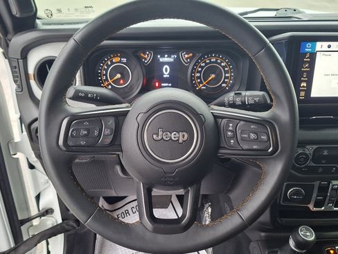 Used 2024 Jeep Wrangler Unlimited Sport AWD/4WD image 11
