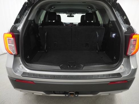 Used 2023 Ford Explorer XLT w/ Equipment Group 202A AWD/4WD image 44