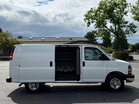 Used 2022 Chevrolet Express 2500 w/ Driver Convenience Package RWD image 23