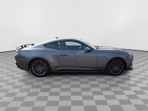 Used 2025 Ford Mustang GT Premium w/ GT Performance Package RWD image 4