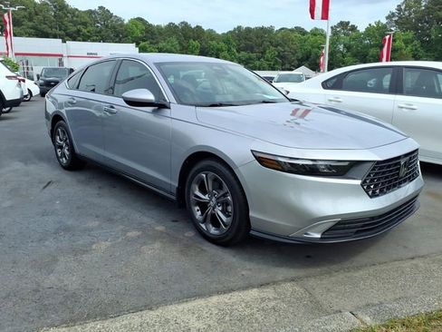 Used 2023 Honda Accord EX image 1