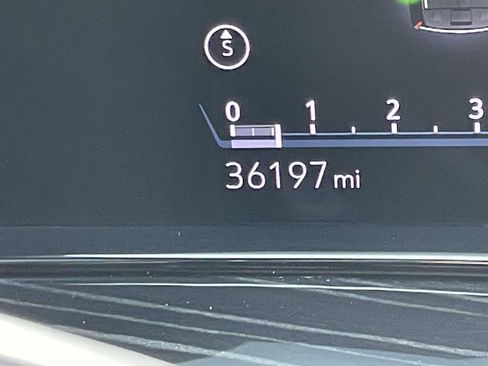 Certified 2023 Cadillac Escalade ESV Sport w/ Touring Package image 31