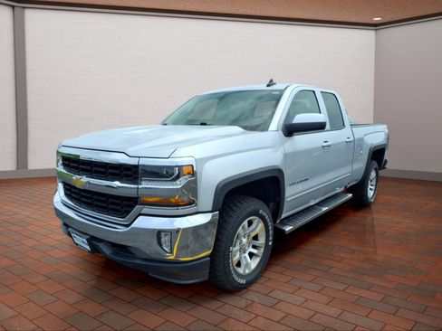 Used 2017 Chevrolet Silverado 1500 LT w/ All Star Edition AWD/4WD image 4