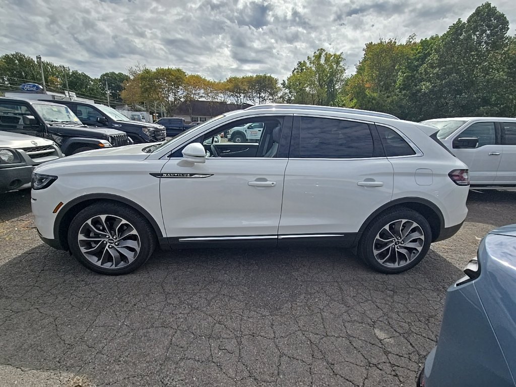 Used 2021 Lincoln Nautilus Reserve AWD/4WD image 9
