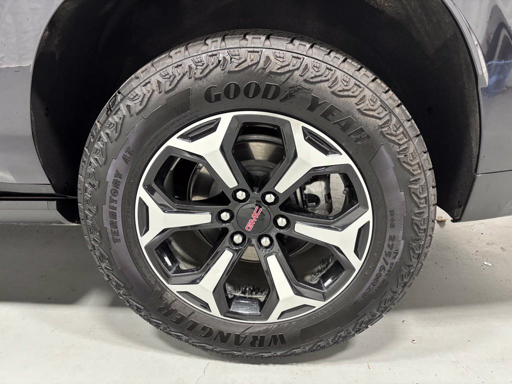 Used 2026 GMC Yukon XL AT4 w/ AT4 Premium Package AWD/4WD image 69