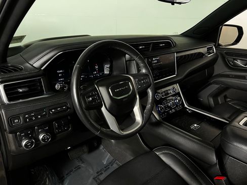 Used 2022 GMC Yukon Denali w/ Denali Ultimate Package image 12