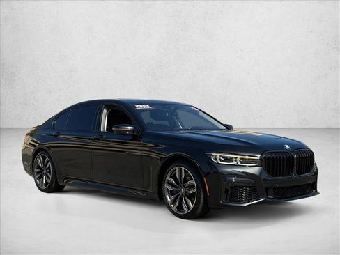 Used 2022 BMW M760i xDrive w/ Luxury Rear Seating Package AWD/4WD image 4