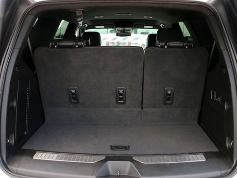 Used 2023 Chevrolet Tahoe Premier RWD image 11