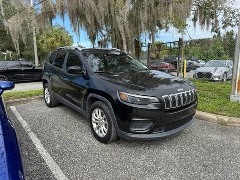 Used 2020 Jeep Cherokee Latitude FWD image 7