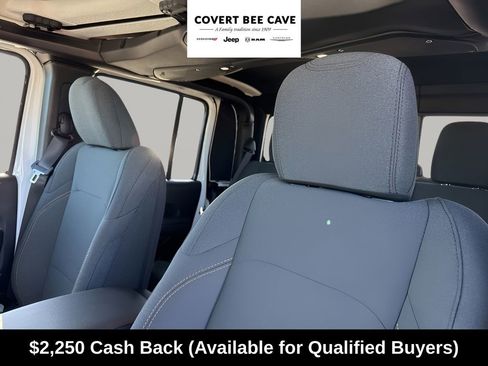 New 2025 Jeep Gladiator Willys image 34