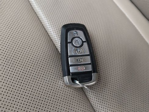 Used 2020 Ford Explorer Limited AWD/4WD image 32