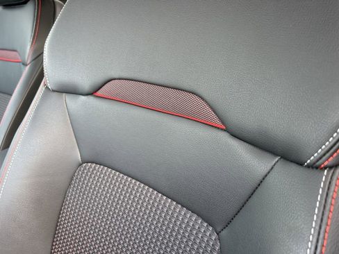 Used 2025 Nissan Kicks SR FWD image 33