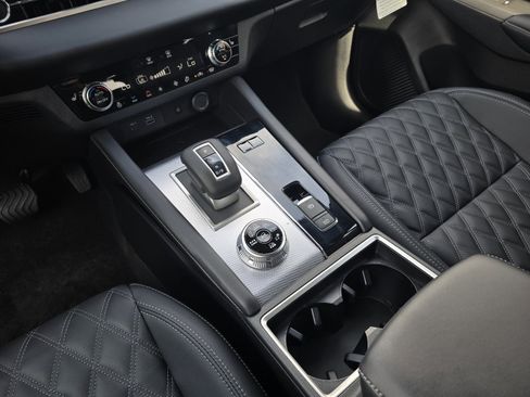 New 2026 Nissan Rogue Platinum AWD/4WD image 17