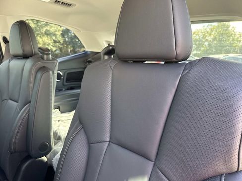 New 2026 Subaru Ascent Limited image 13