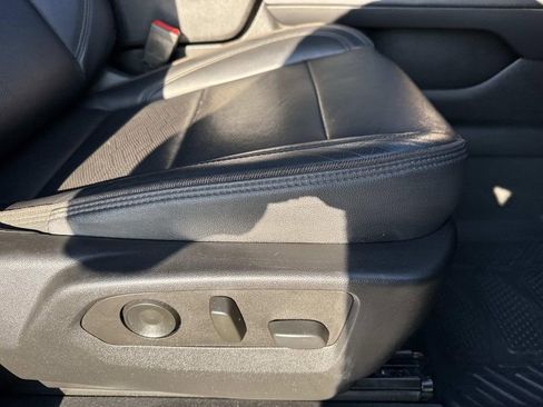 Certified 2022 Chevrolet Suburban High Country image 12