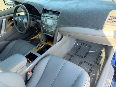 Used 2007 Toyota Camry XLE image 2