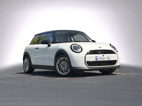 Used 2026 MINI Cooper 2-Door Hardtop FWD image 2