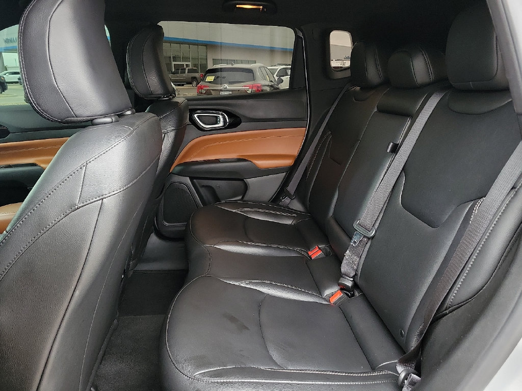 Used 2025 Jeep Compass Limited AWD/4WD image 19