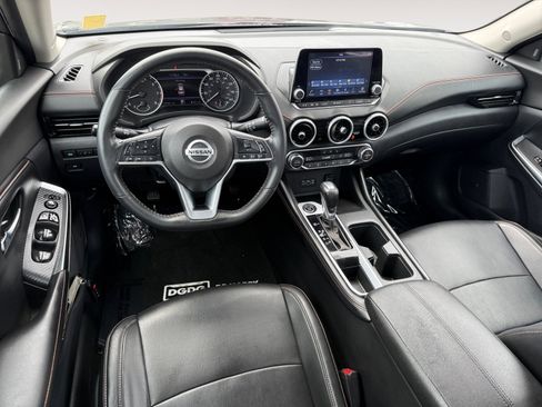 Used 2022 Nissan Sentra SR w/ SR Premium Package FWD image 15