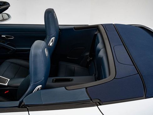 Used 2015 Porsche 911 Carrera image 21