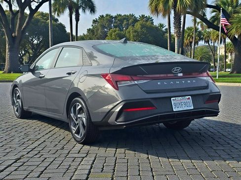 Certified 2025 Hyundai Elantra Sport image 5