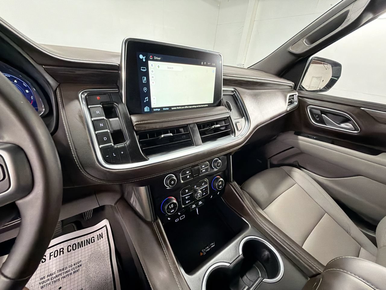 Used 2024 Chevrolet Tahoe Z71 w/ Luxury Package AWD/4WD image 18