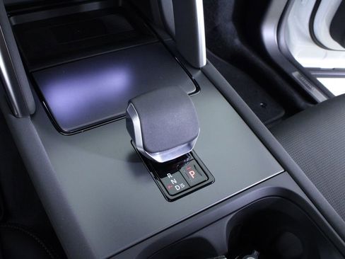 New 2026 Land Rover Discovery Sport Landmark image 21